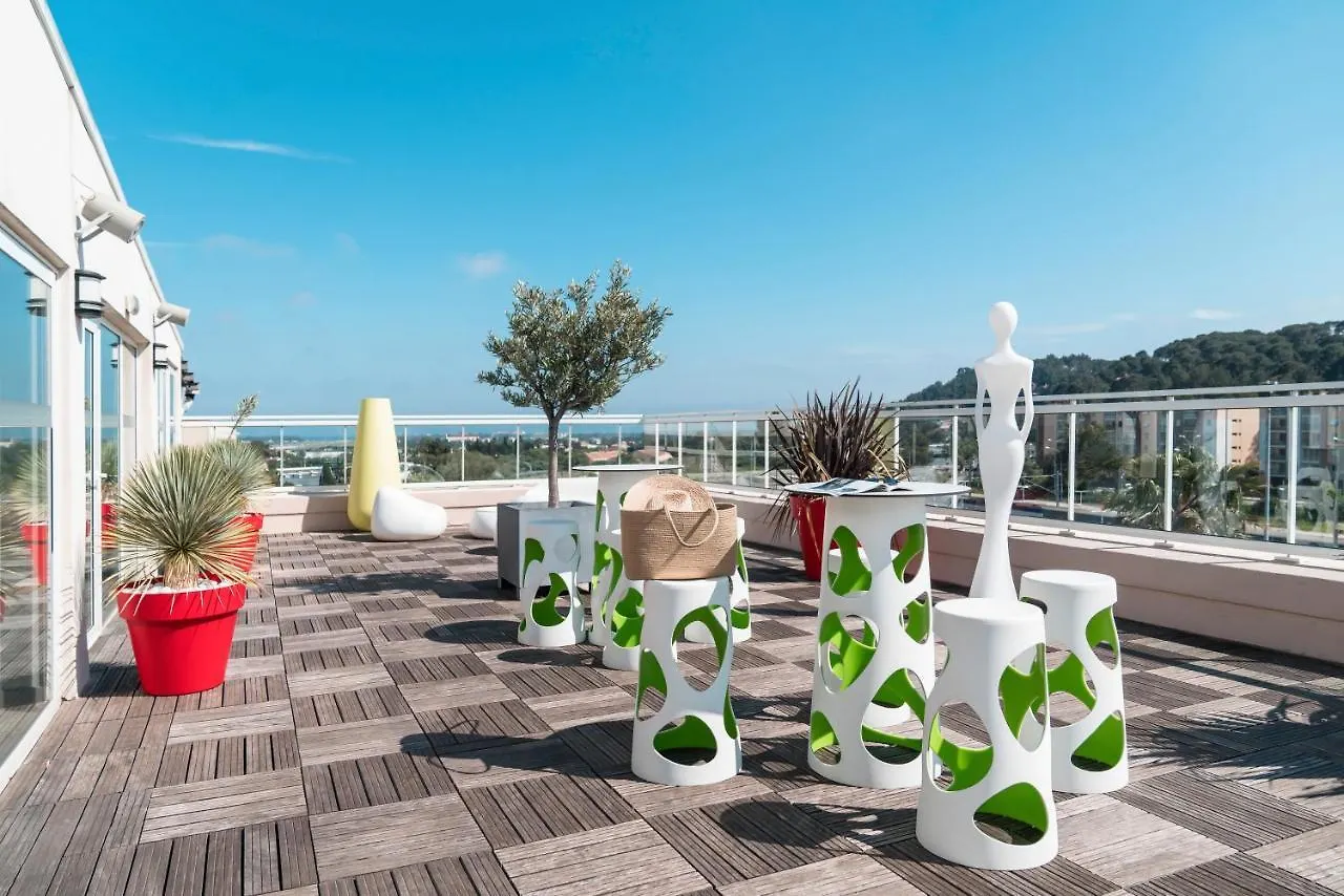 Ibis Styles Hyeres Rooftop & Spa 3*,  Franciaország