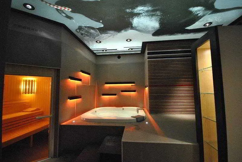 Hotel Ibis Styles Hyeres Rooftop & Spa